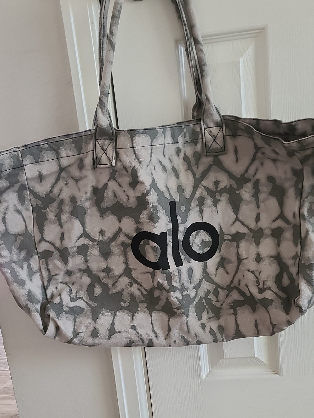 ALO Yoga Printed Gray Tote Bag